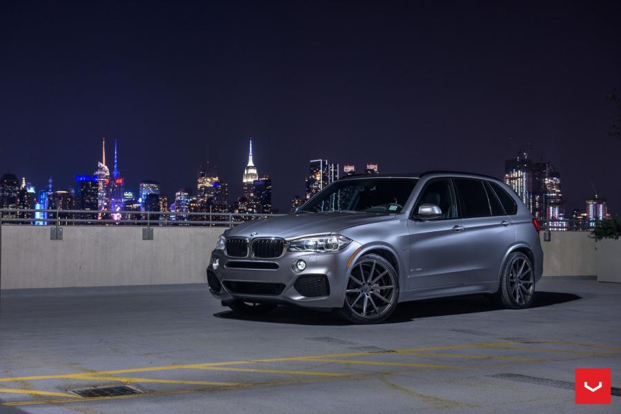  BMW X5 xDrive30d on Vossen Wheels (VFS1) 2017 года  (фото 2 из 11)